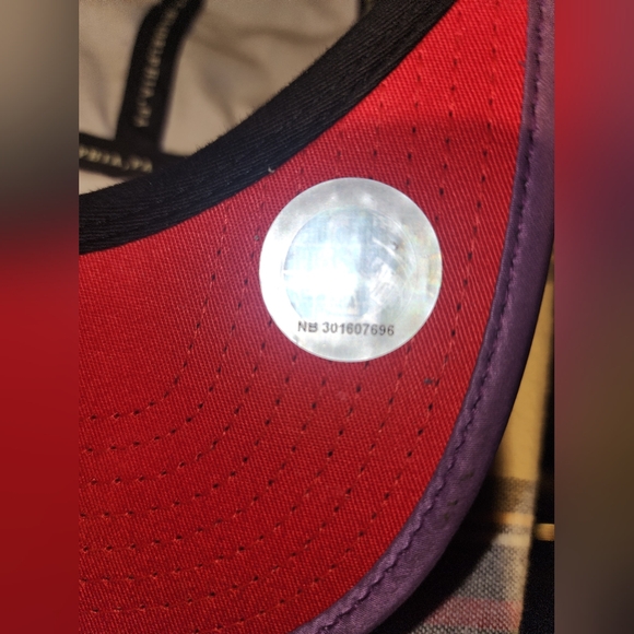 discontinued Toronto Raptors 5-panel hat by Mitchell & Ness - Picture 5 of 6